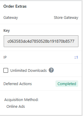Panel de extras del pedido que muestra un valor clave, un campo de IP y una insignia de Completado con el método de adquisición 'Anuncios en línea'.